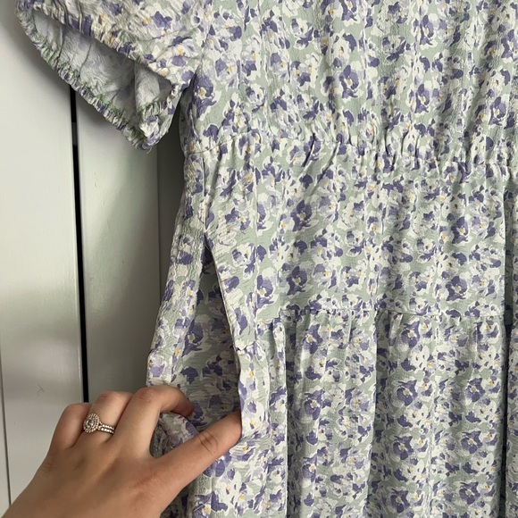 Modest Dress - Picture 2 of 3